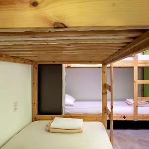 pods-the-backpackers-home-cafe-kuala-lumpur.kualalumpurs-hotels.com/